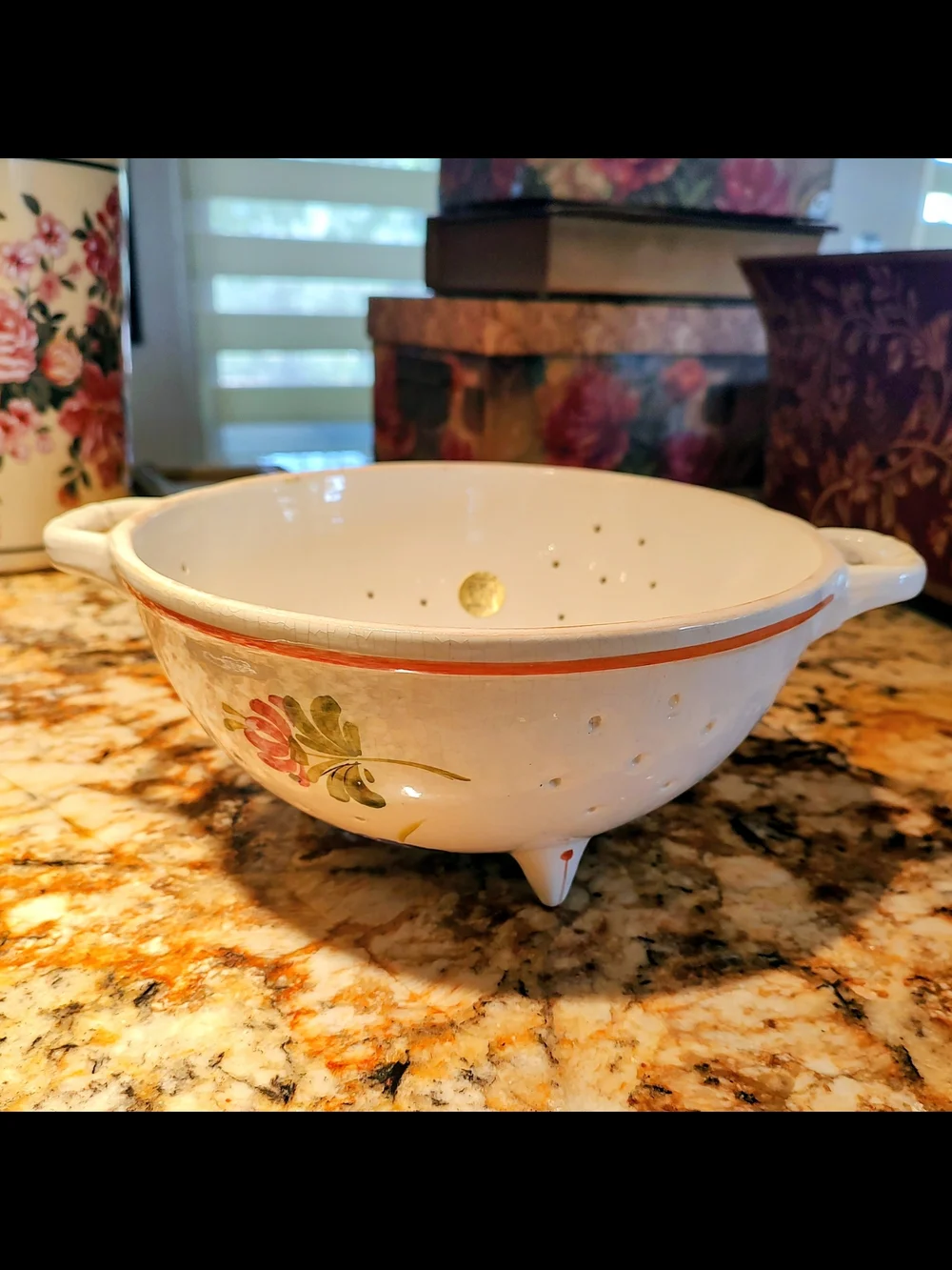 Hand-Painted Bassano Floral Ceramic Colander - White with Multicolor Flowers